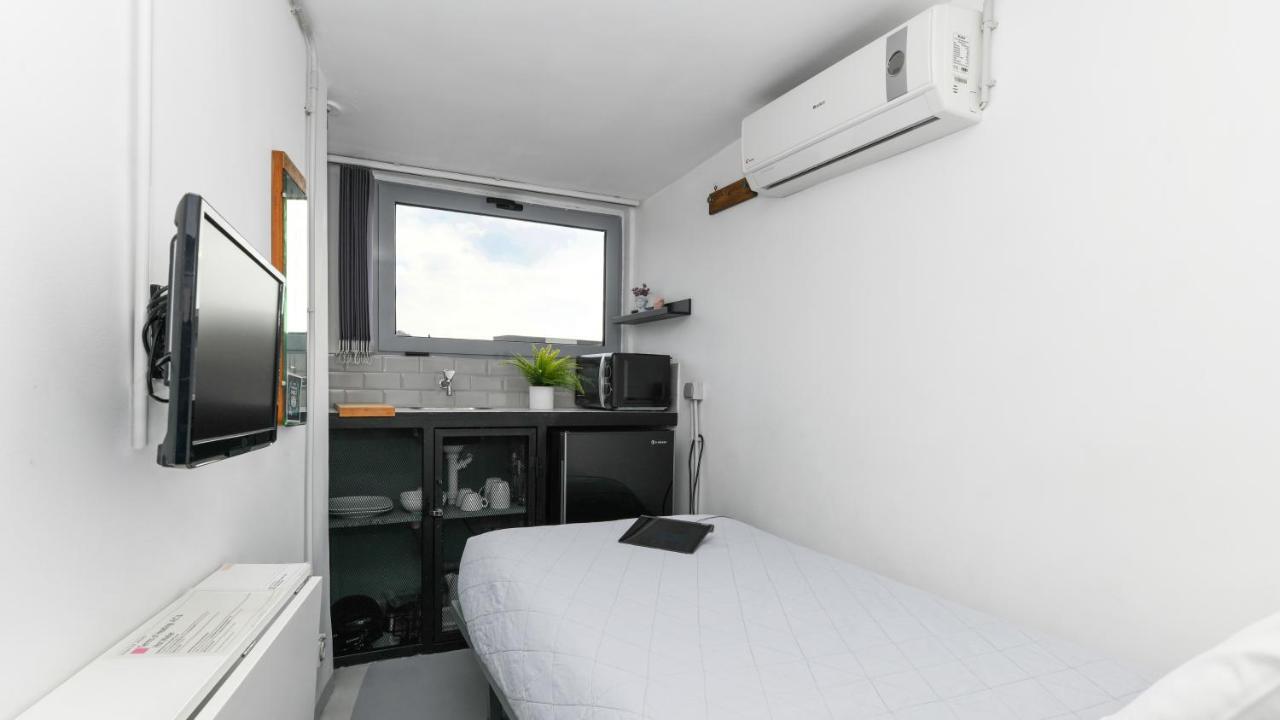 Monastiraki City Sleepbox- Unspoiled Athens Apartments Exterior foto